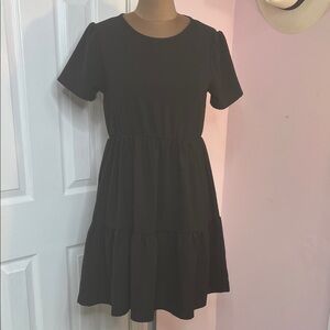 Black Tiered Dress Short Sleeve Copper Key Size Small